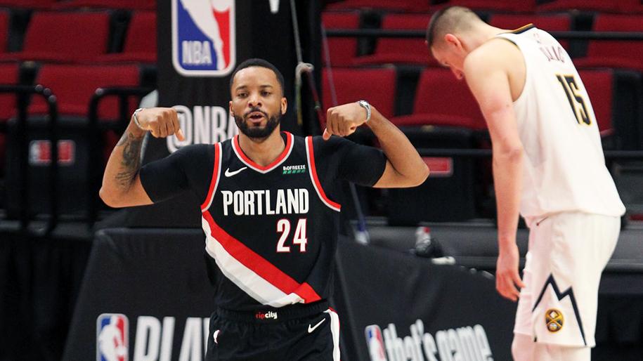 Dù Lillard chỉ có 1-10 FG, Portland vẫn "hạ đẹp" Denver Nuggets bằng kép phụ khủng