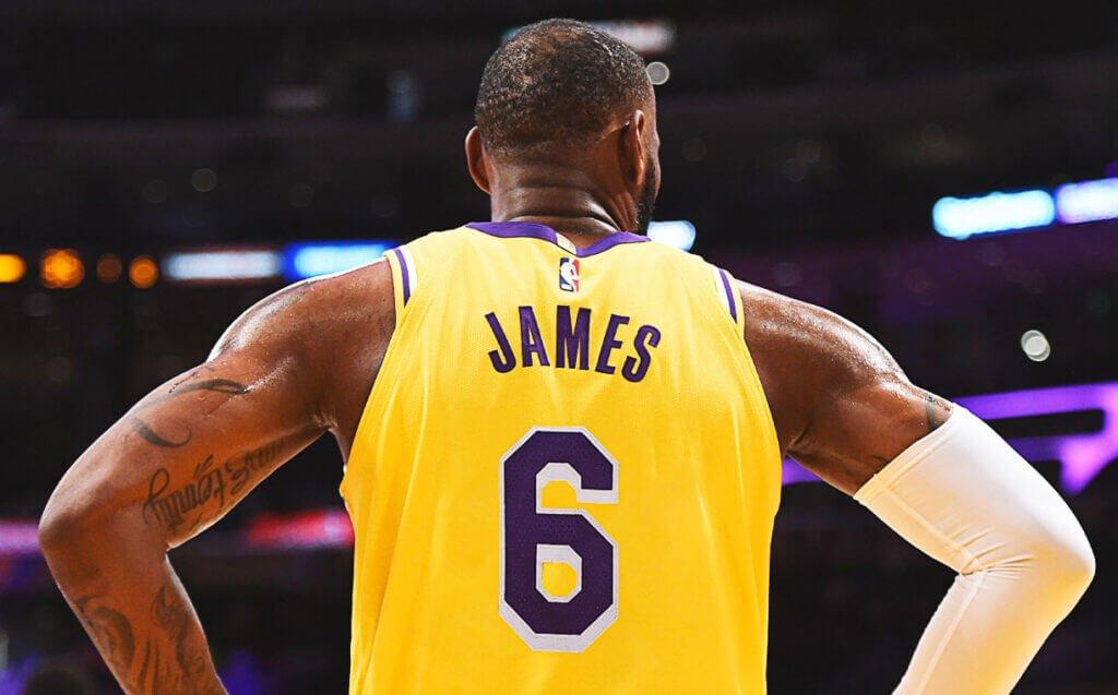Nóng: LeBron James sẽ đổi số áo, quyết theo đuổi con số ưa thích từ thời Miami Heat