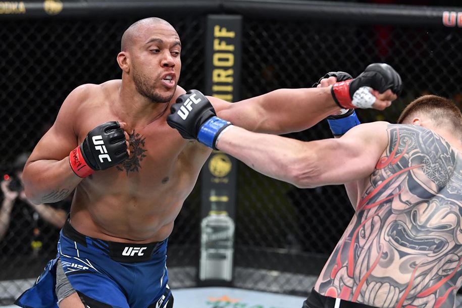 Ciryl Gane tiết lộ đã được UFC phím trước trận tranh đai tạm thời hạng nặng