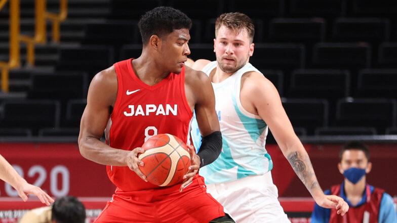 Luka Doncic đọ tài hấp dẫn với Rui Hachimura, Slovenia thắng trận thứ hai liên tiếp