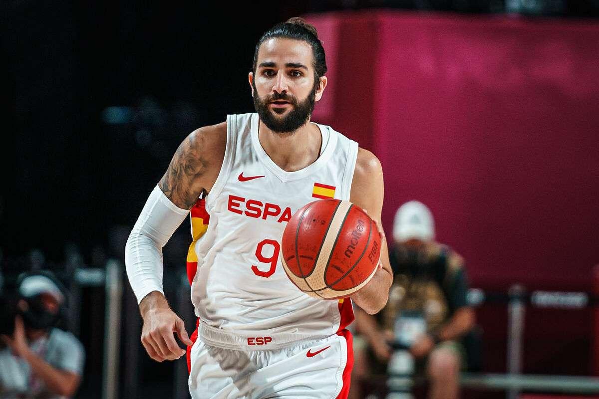Đang toả sáng tại Olympic, Ricky Rubio bất ngờ nhận tin trade từ NBA