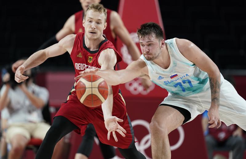 Doncic, Dragic ném cháy rổ Đức, Slovenia thẳng tiến vào Bán kết Olympic 2021