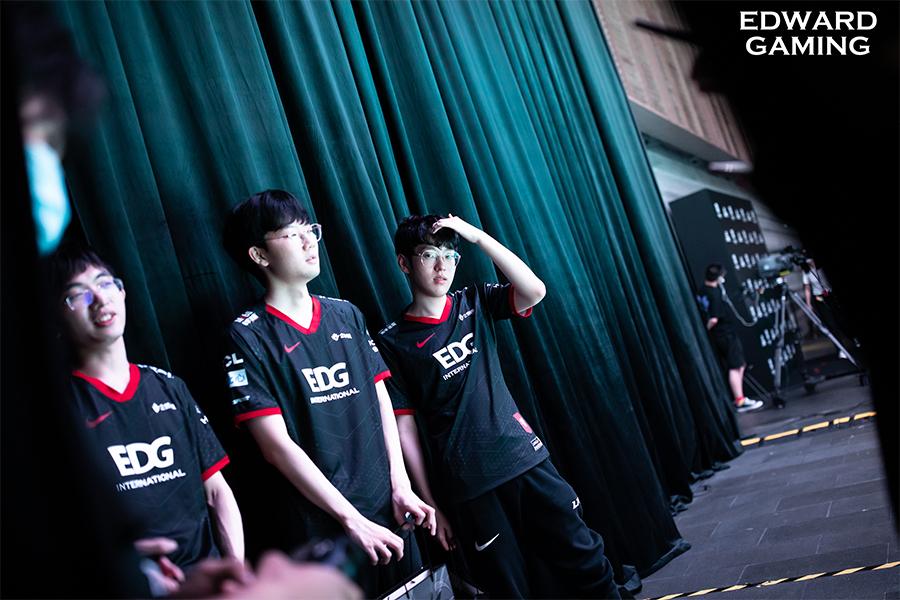 Kết quả chung kết nhánh thua LPL Mùa Hè 2021: EDG giành vé đến CKTG