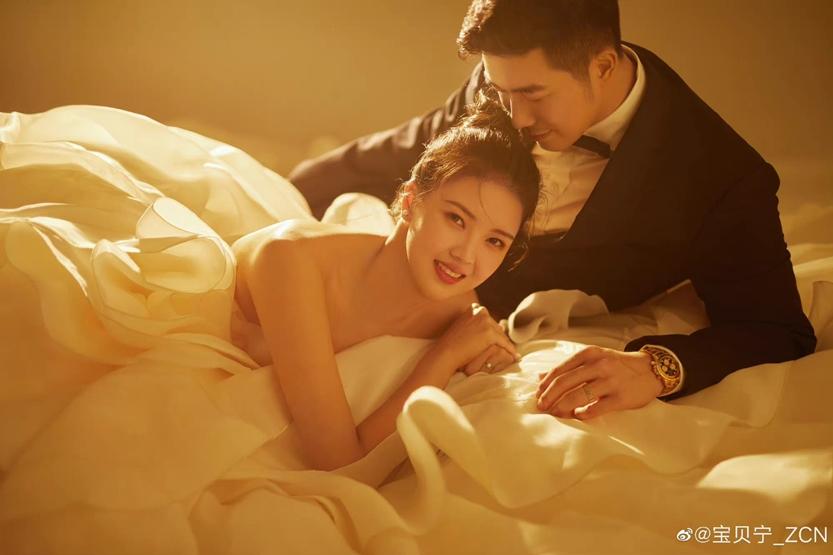 Cặp đôi 'khủng long' chàng bóng rổ - nàng bóng chuyền gây ấn tượng với chiều cao và thành tích khủng