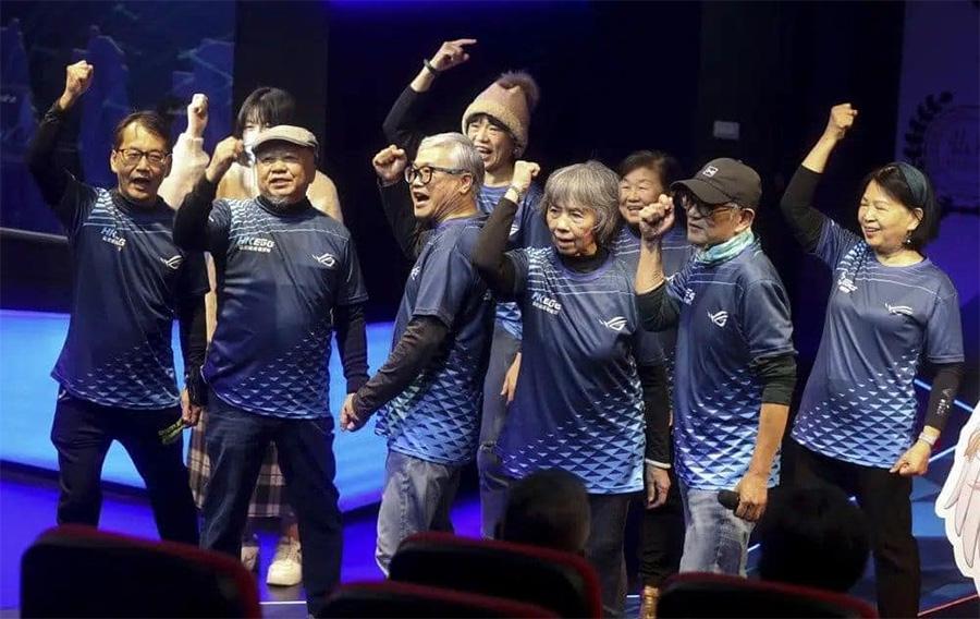 Đội Liên Minh Huyền Thoại toàn các tuyển thủ U65 khiến game thủ há hốc mồm