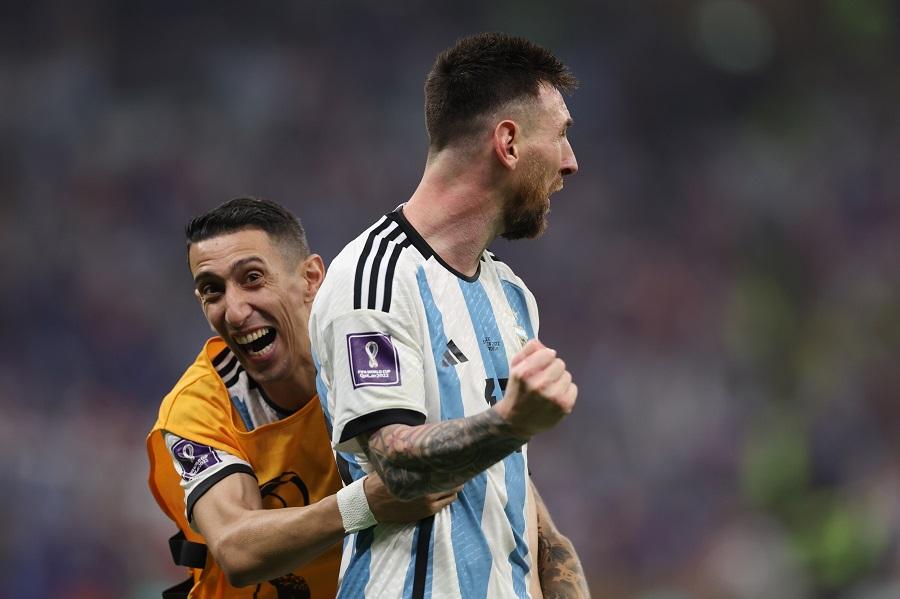 Messi nhận giải Cầu thủ xuất sắc nhất năm của IFFHS