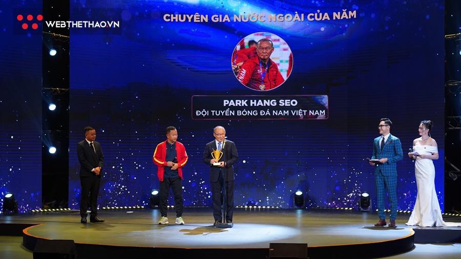 HLV Park Hang Seo trải lòng xúc động sau khi nhận giải thưởng ở Cúp Chiến thắng 2022