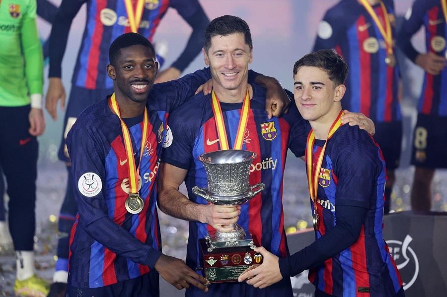 Barca đè bẹp Real Madrid để đoạt Siêu Cúp Tây Ban Nha