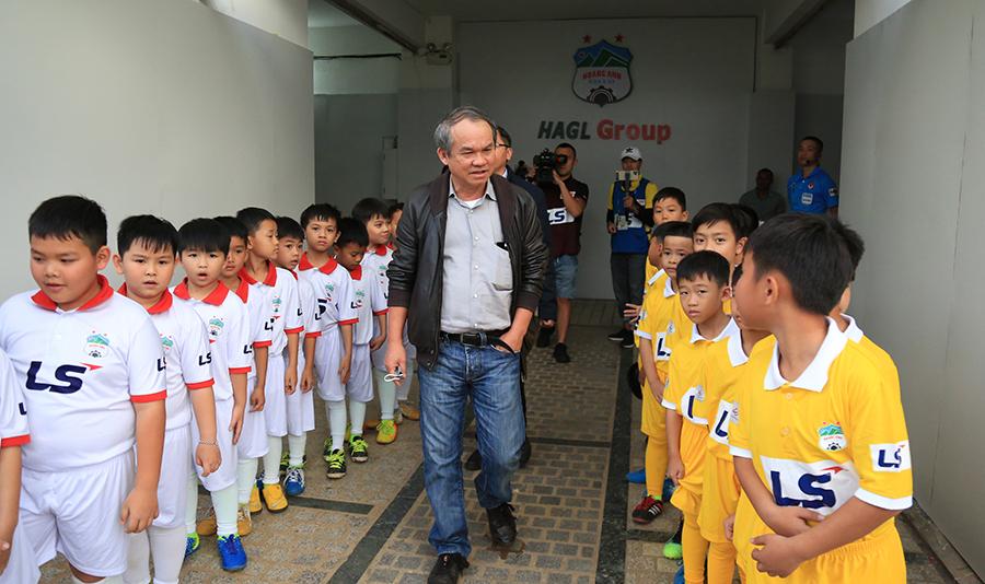 Biến căng trước V.League 2023: Bầu Đức dọa bỏ nếu VPF cấm nhà tài trợ từ Thái Lan
