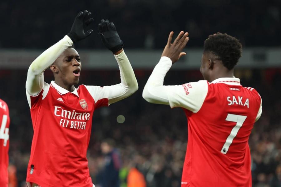 Arsenal tạo đột biến để đạt 50 điểm phi thường sau nửa chặng đường