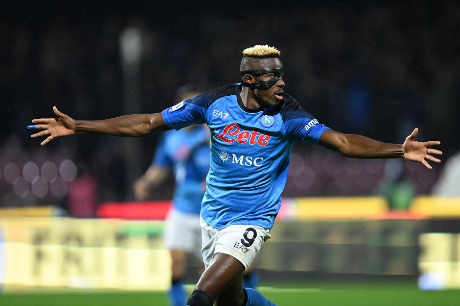 Napoli cán mốc 50 điểm và vô địch lượt đi Serie A