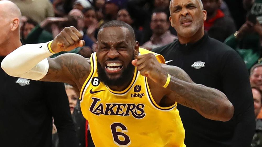 Dàn sao Lakers lắc đầu thất vọng vì trọng tài: “Chúng tôi đã bị cướp một chiến thắng"