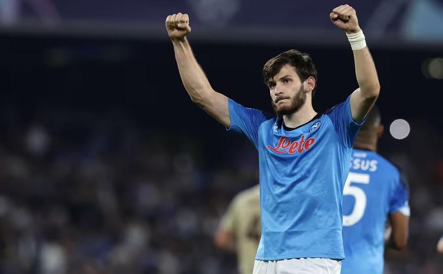 Kvaratskhelia ghi bàn và kiến tạo cho Napoli tốt như Messi và Neymar