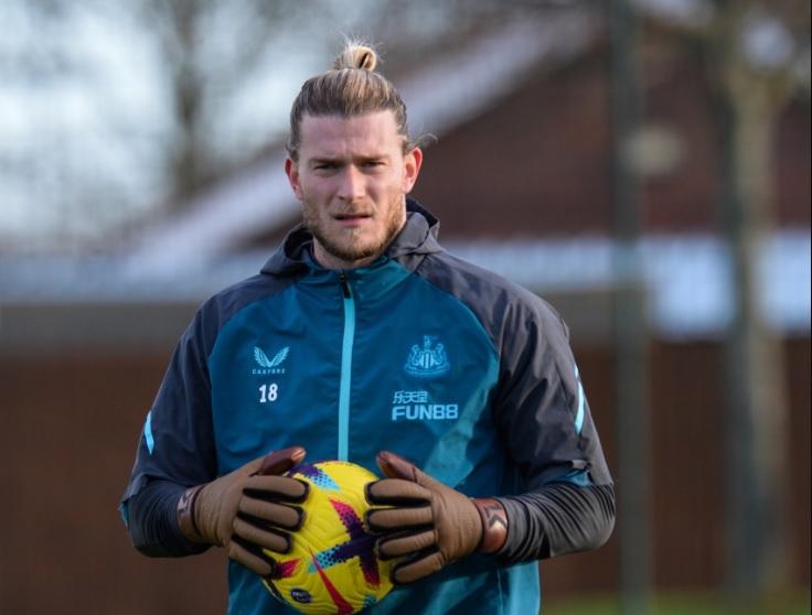 Vì sao Karius có thể bắt chính trước MU dù không chơi suốt 2 năm?
