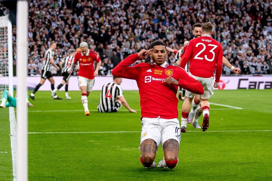Rashford không thể ngăn cản, MU đoạt cúp đầu tiên sau 6 năm