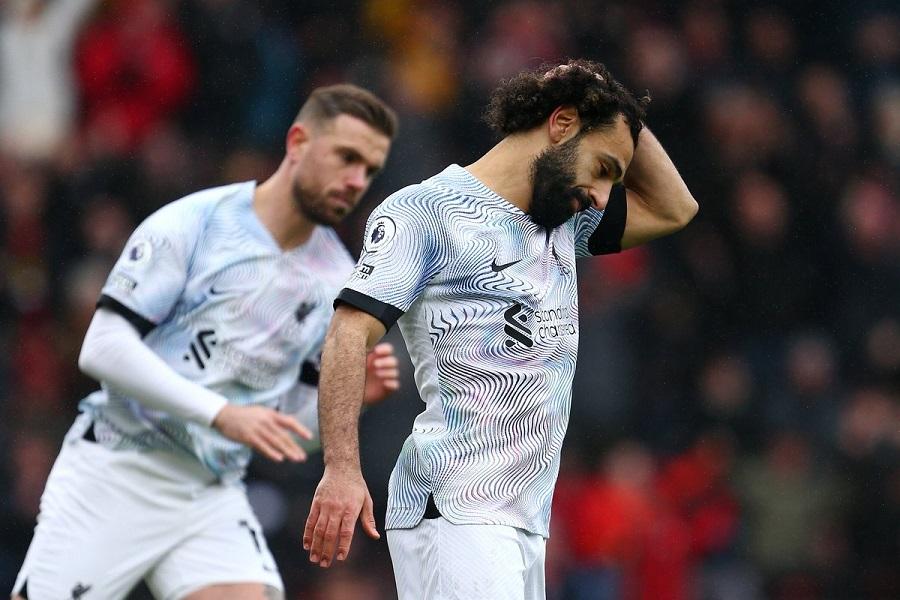 Salah sút penalty tệ nhất từng thấy, Liverpool từ đỉnh cao xuống vực sâu