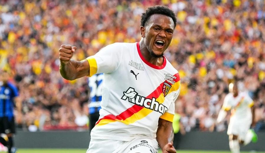 Vượt qua Mbappe, Openda lập hat-trick nhanh nhất thế kỷ ở Ligue 1