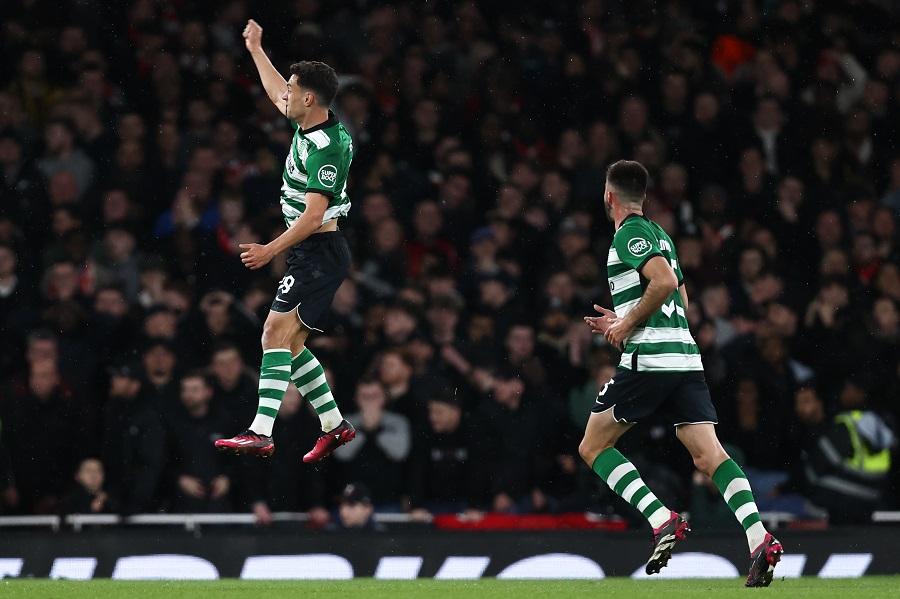 Trận Arsenal vs Sporting chứng kiến siêu phẩm ghi từ giữa sân