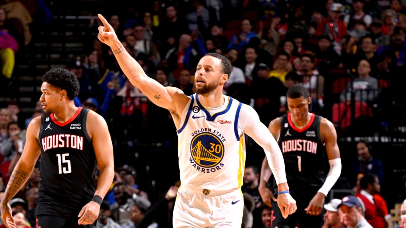 Stephen Curry lên tiếng đúng lúc, Golden State ngắt mạch 11 trận sân khách toàn thua