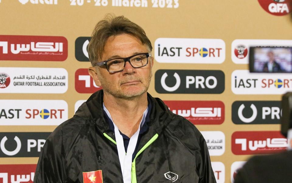 Thua trắng ở Doha Cup, HLV Troussier tin: “U23 Việt Nam vẫn đi đúng hướng”