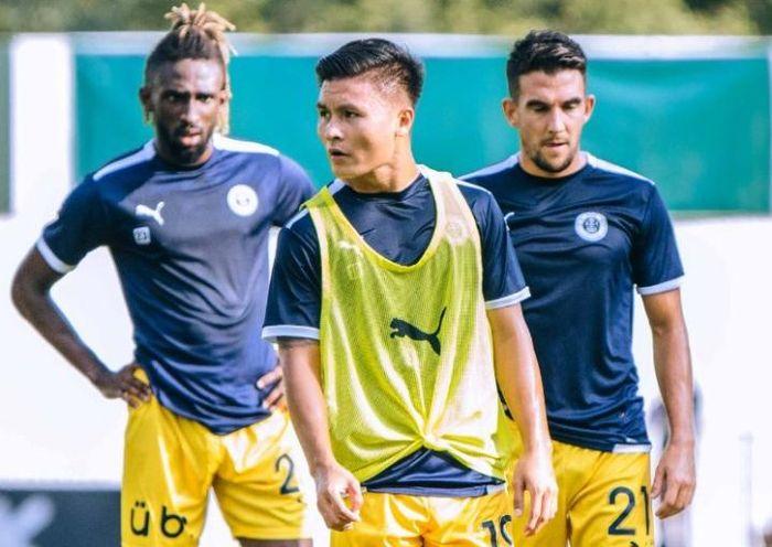 Lúc Pau FC gặp nguy khốn, Quang Hải bị gạt ra ngoài