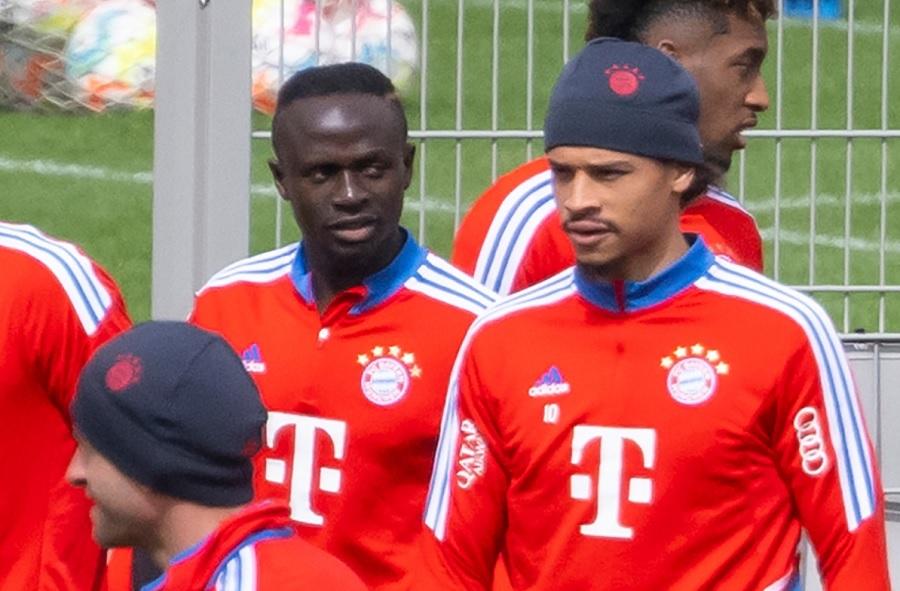 Sane yêu cầu Bayern Munich phạt gì Mane sau khi bị tát vào mặt?