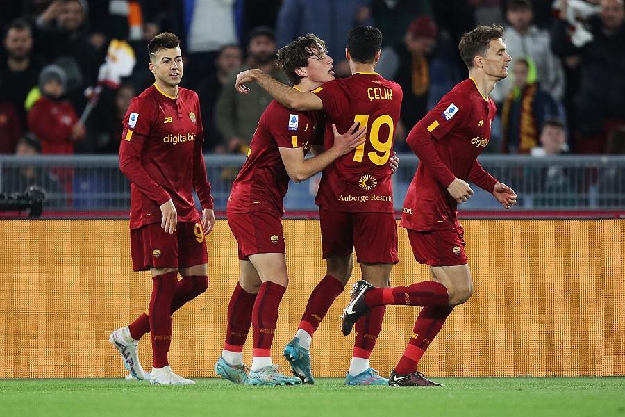 Roma của Mourinho thắng đậm với 6 cầu thủ người Ý đá chính