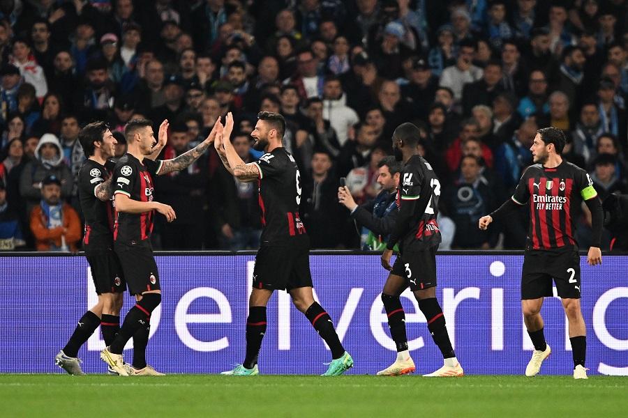 Giroud đá hỏng phạt đền và ghi bàn cho Milan, lặp lại Shevchenko