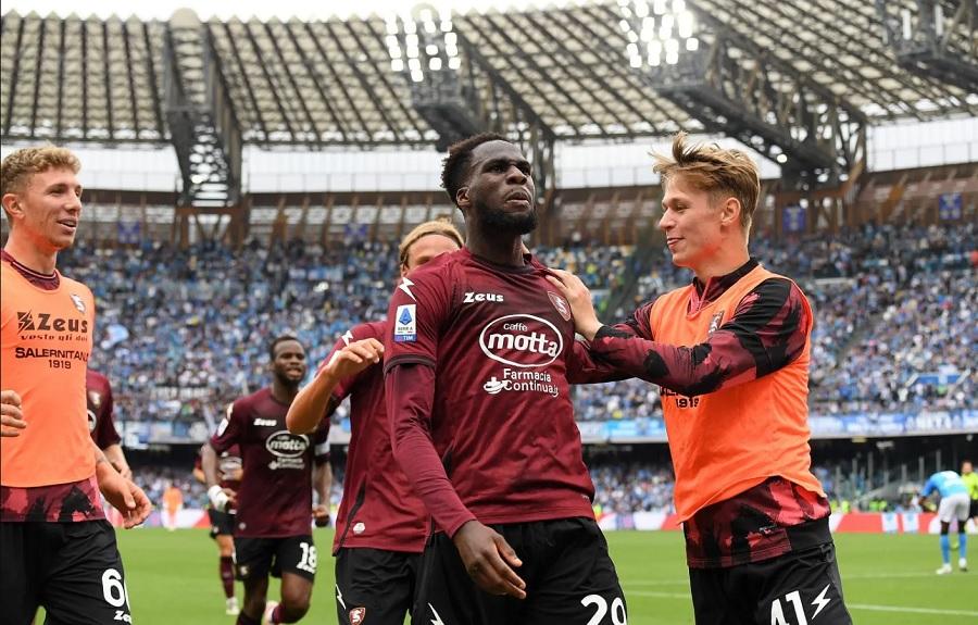 Người ngăn bữa tiệc Scudetto của Napoli là một… cựu thợ điện
