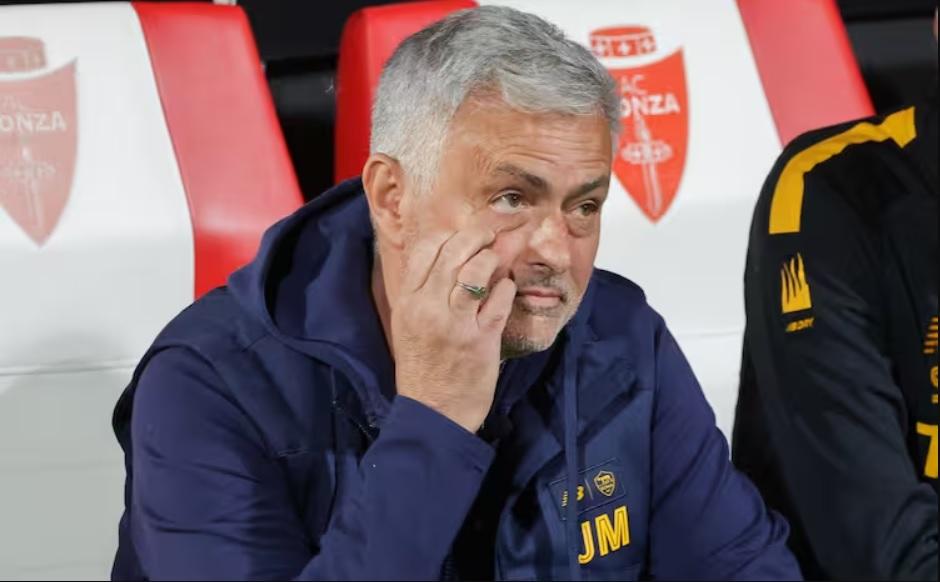 Mourinho chê trọng tài bắt trận Roma-Monza là “tệ nhất sự nghiệp”