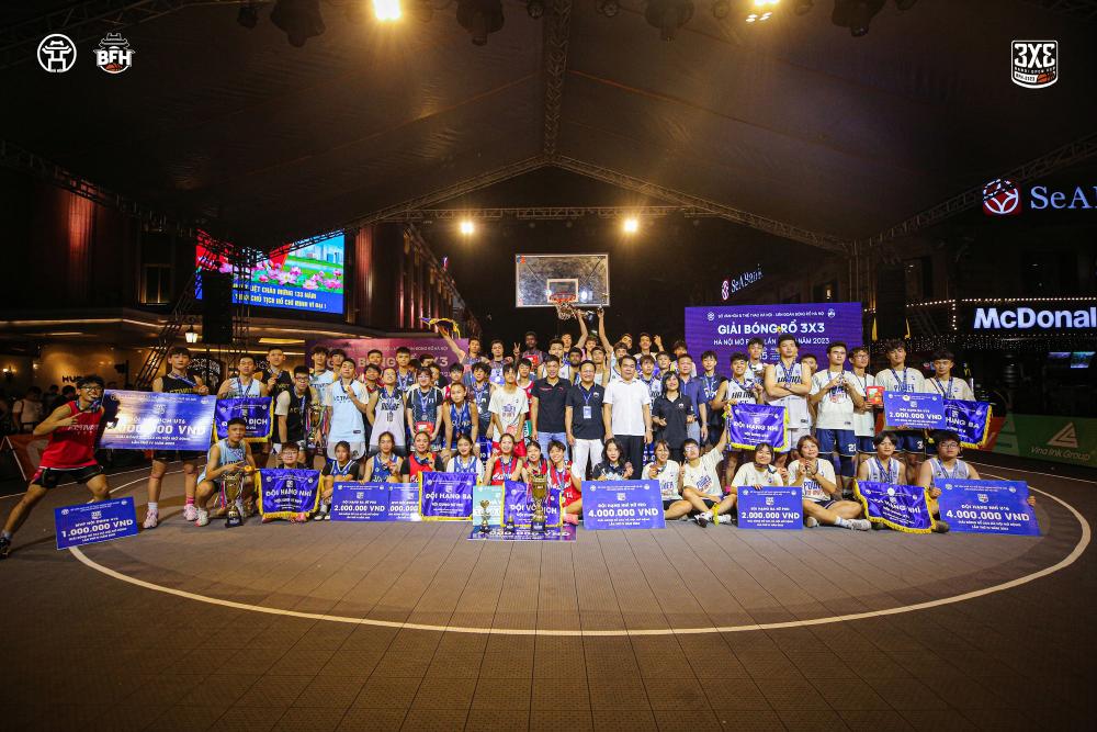 Giải bóng rổ 3x3 Hanoi Open Cup 2023: Hàng trăm VĐV “cháy" hết mình dưới cái nóng Thủ Đô
