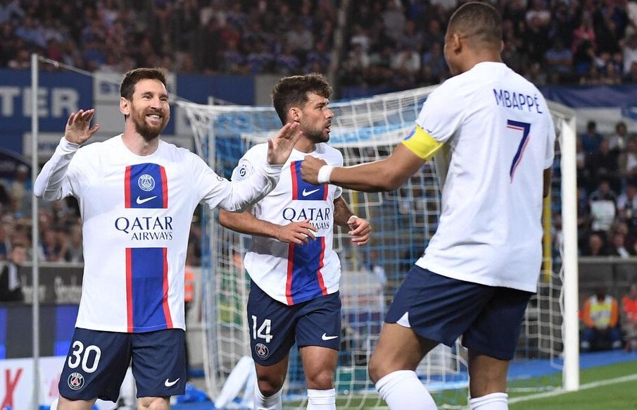 Messi vượt qua số bàn của Ronaldo trong ngày PSG vô địch Ligue 1