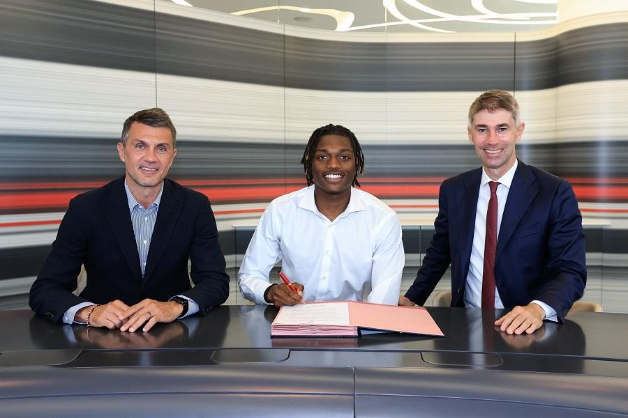 Rafael Leao nhận lương bao nhiêu sau khi gia hạn với AC Milan?