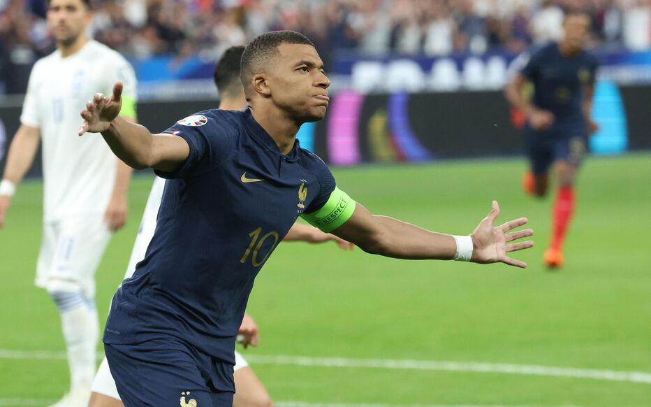 Mbappe trở thành vua phá lưới mùa giải, phá kỷ lục 65 năm