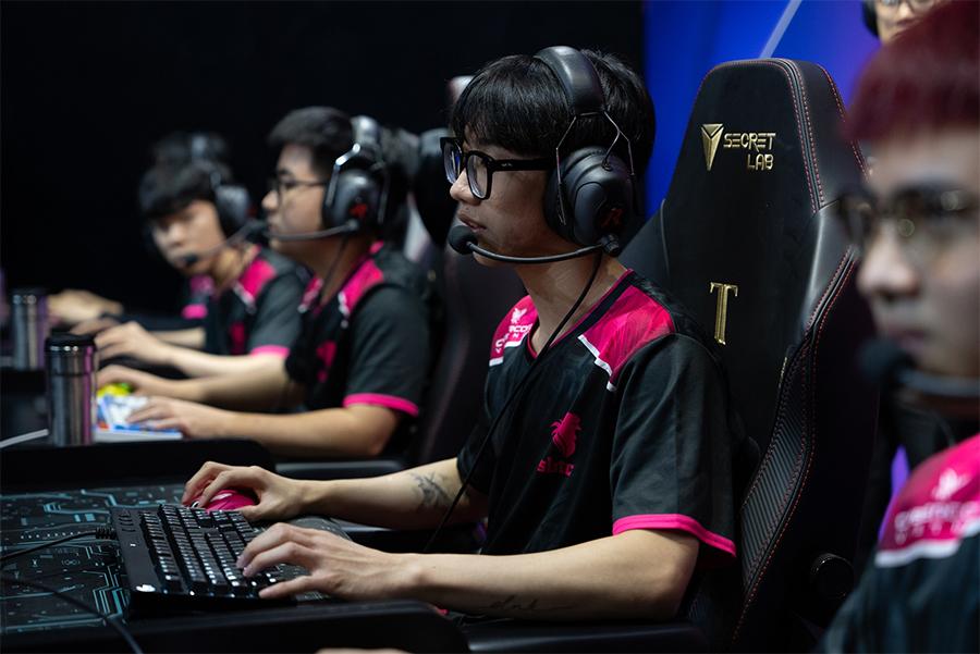 SBTC Esports lên tiếng gay gắt về việc bị BTC VCS hủy lịch thi đấu