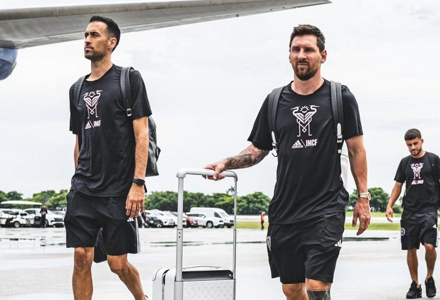 Bất chấp cảnh sát, một CĐV vẫn cố tiếp cận Messi và bị bắt