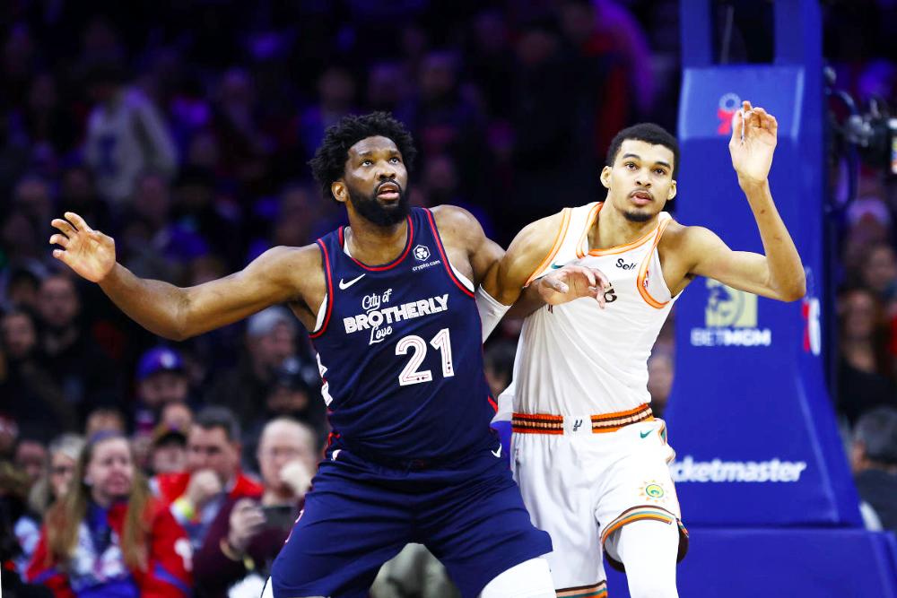 Đương kim MVP Joel Embiid ghi 70 điểm: "Chào đón" tân binh Wembanyama đến NBA