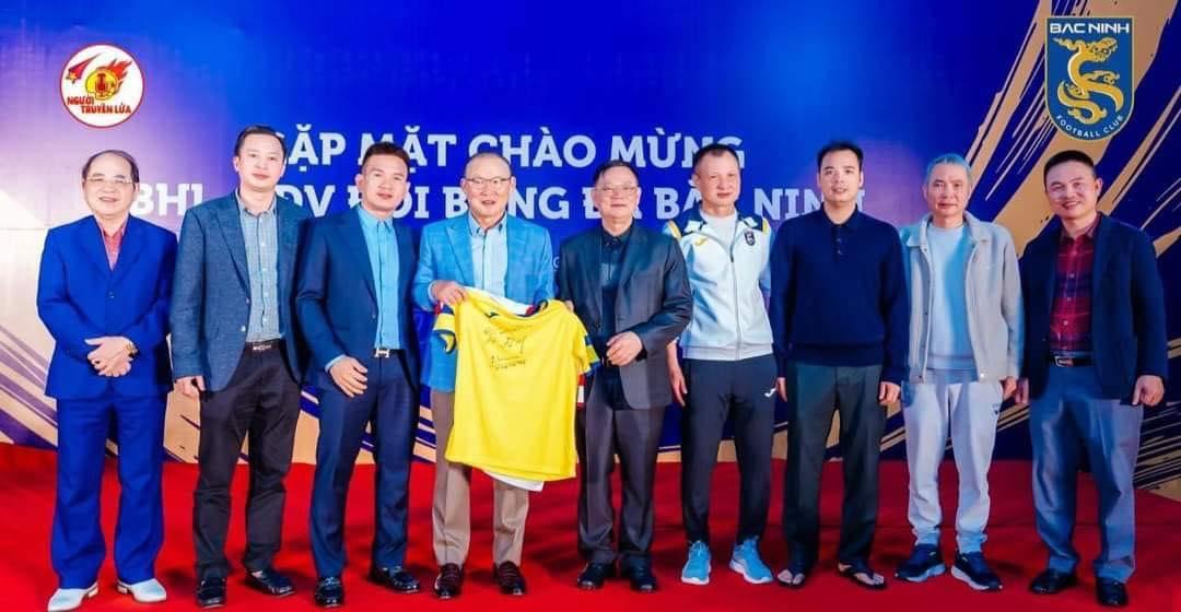HLV Park Hang Seo tái xuất sân cỏ với vai trò đặc biệt ở CLB hạng Nhì