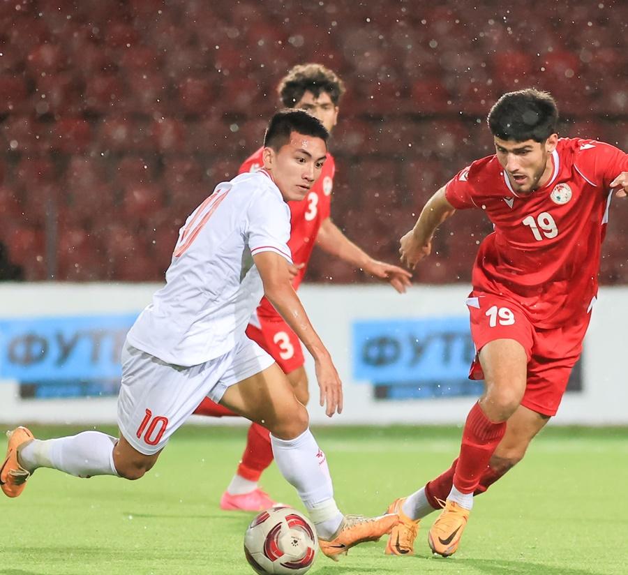 Không có HLV Troussier, U23 Việt Nam bất bại trước U23 Tajikistan
