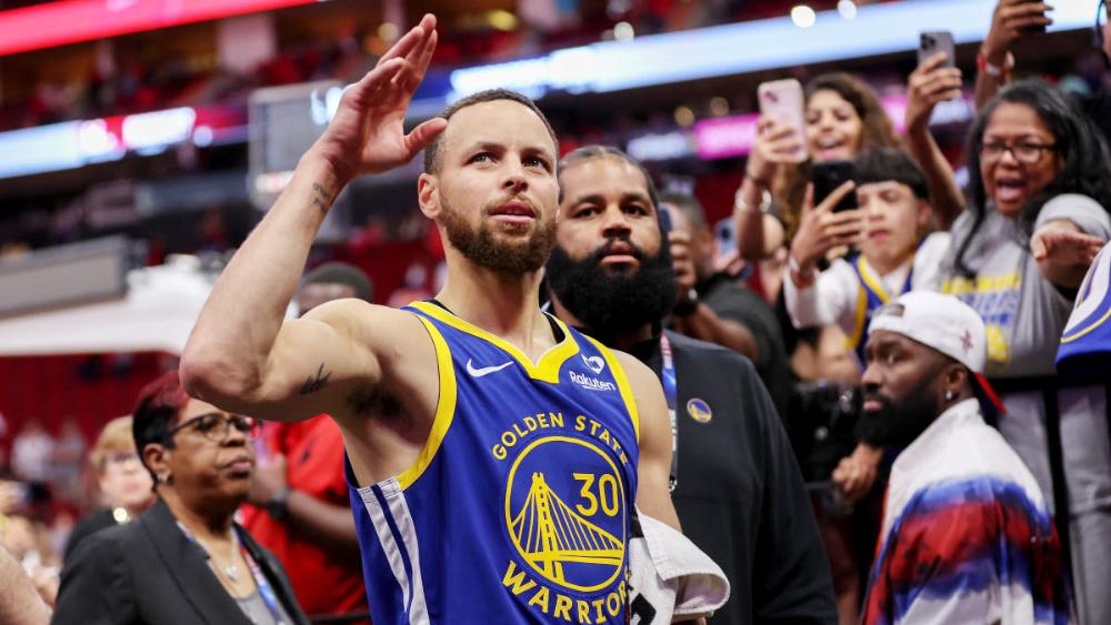 Golden State Warriors gần như chắc vé Play-in, đáp trả màn “gáy sớm" của cầu thủ Rockets