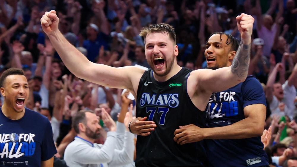 Dallas Mavericks thắng nghẹt thở trên vạch ném phạt, Luka Doncic trở lại chung kết miền Tây NBA Playoffs 2024