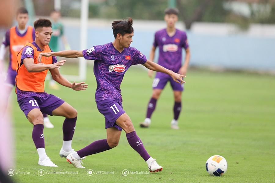 HLV Kim Sang Sik cùng U22 Việt Nam tập trung ngắn hạn cho SEA Games 33