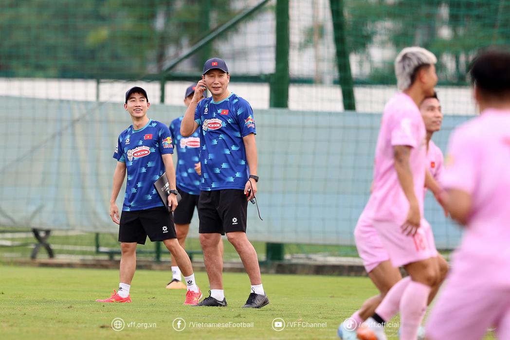 Tuyển Việt Nam hoàn thiện nhanh nhất đấu pháp của HLV Kim Sang Sik