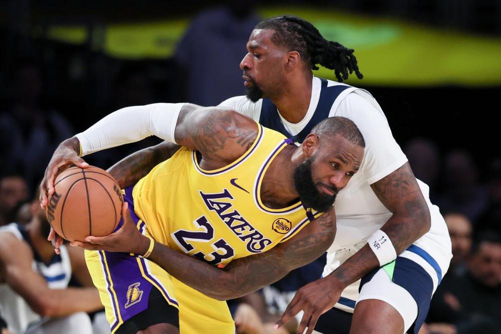LeBron James “gánh phụ” Luka Doncic, Los Angeles Lakers quân bình tỷ số series với Minnesota