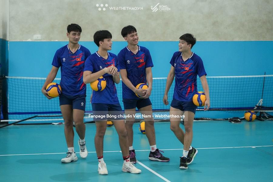 Đội tuyển bóng chuyền nam đặt chân tới Nhật Bản sẵn sàng cho AVC Champions League