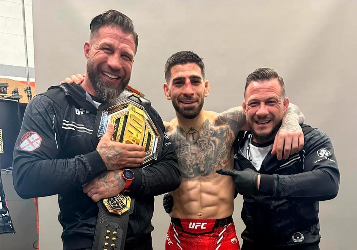 Ilia Topuria chia tay dàn huấn luyện viên thân tín ngay trước UFC 317