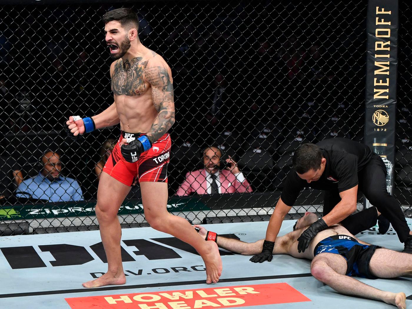 Ilia Topuria: Đứa trẻ tị nạn đã leo lên đỉnh cao UFC như thế nào?