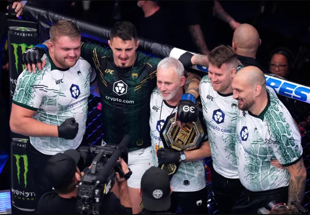 Tom Aspinall không đáng phải lên ngôi vô địch UFC như vậy