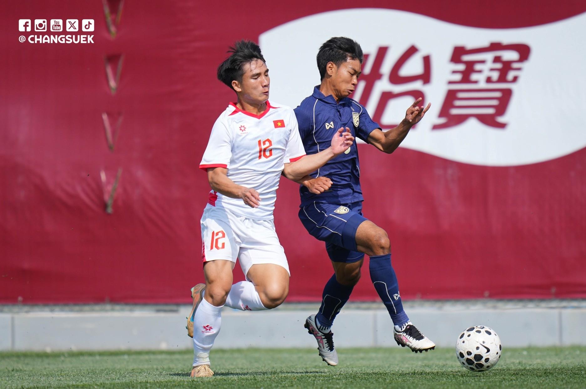 U23 Việt Nam thủng lưới giây 25, thua sát nút U23 Thái Lan