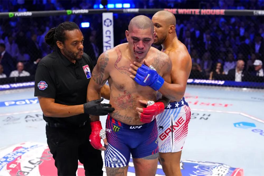 Alex Pereira tuyên bố bám trụ hạng nặng sau thất bại tại UFC Nhà Trắng